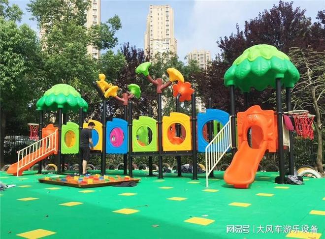 儿园滑梯的安全警示新葡京广西南宁幼(图3)