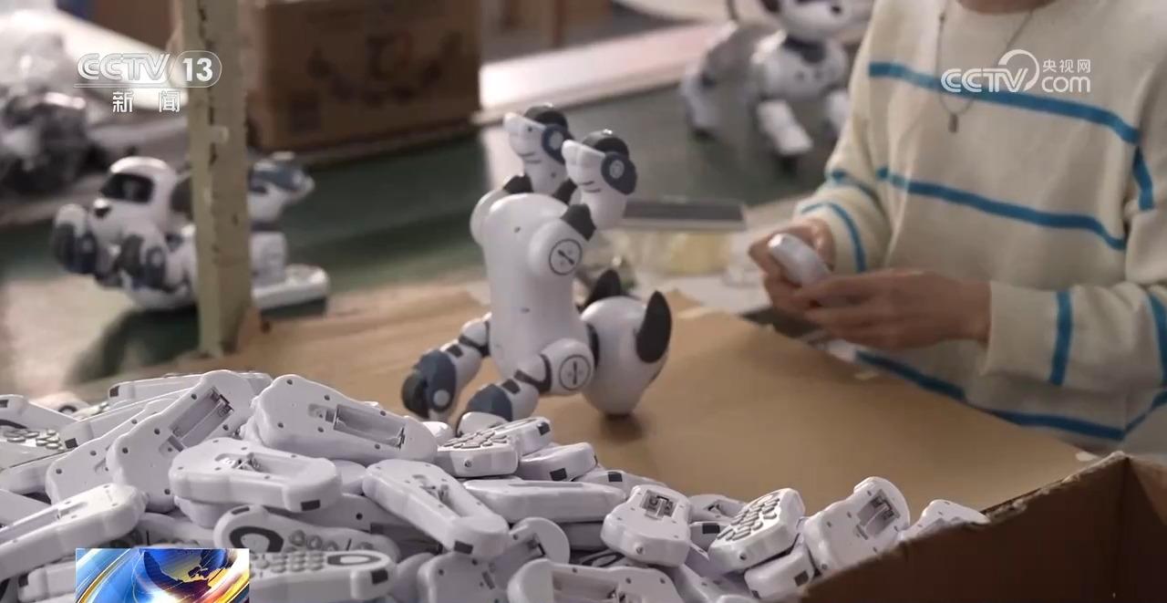 有记忆……AI玩具“玩”出新赛道澳门新葡京网页会聊天、能学习、(图2)