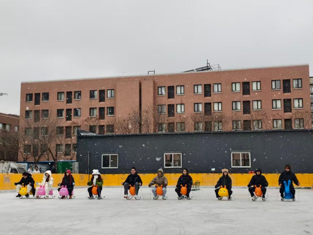 开放试运行 师生尽享冰雪快乐澳门新葡京网页天津大学滑冰场(图3)